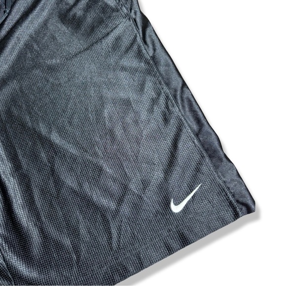 Vintage Y2K Nike Men's Black Basketball Shorts - Picture 3 of 5